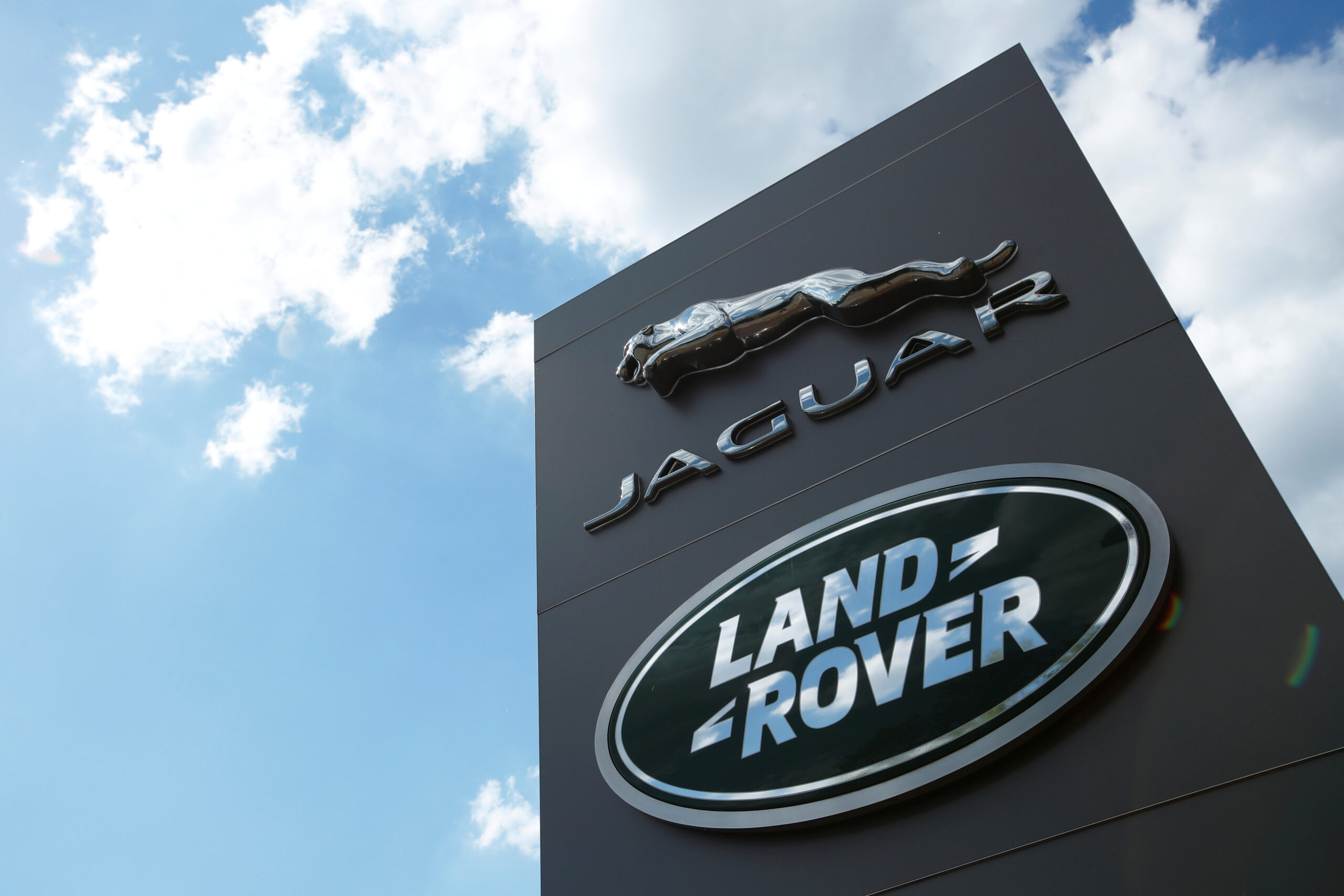Jaguar Land Rover: Heritage, Reinvention and the Risk of Modern Luxury